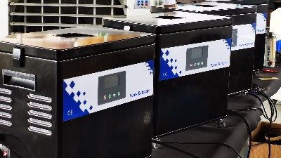 生產(chǎn)制造企業(yè)的車間煙塵怎么解決，執(zhí)信環(huán)保車間煙霧凈化器凈化煙塵！